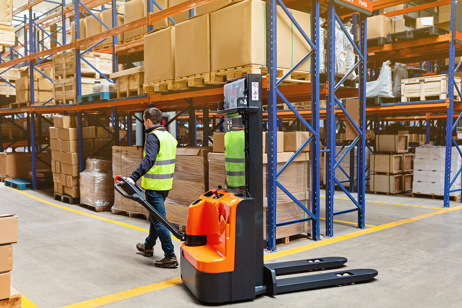 3 Reasons Why You Should Hire Temporary Workers for Your Distribution Center